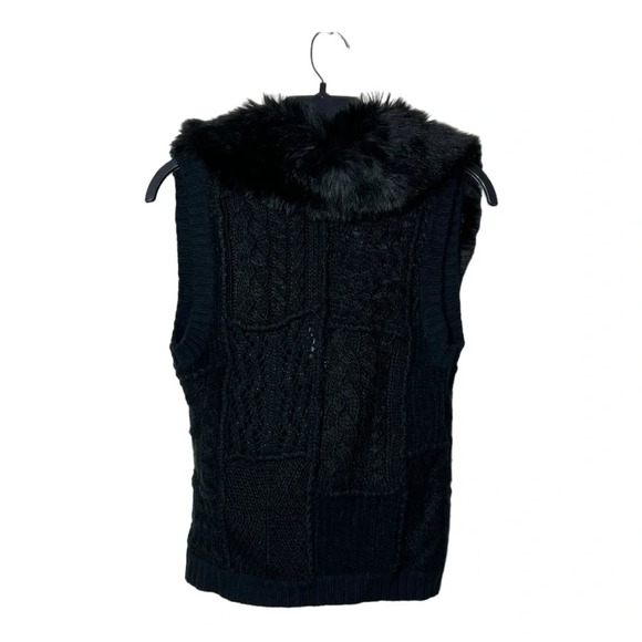 1419.‎ LAUREN RALPH LAUREN KNITTED SLEEVELESS VEST WITH FAUX FUR BLACK IN COLOR - Picture 6 of 9